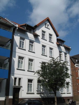 großzügige 2 Zi. Wohnung mit EBK