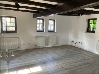 Attraktive und gepflegte 3-Zimmer-Maisonette-Wohnung im Fachwerkhaus in Froschhausen