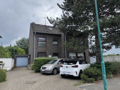 Vier-Parteienhaus im Ortskern von Duisburg-Baerl Kapitalanlage oder Mehrgenerationenhaus