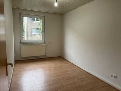 Ab sofort!! Helle 3-Zimmer Wohnung mit Tageslichtbad! Garage optional!