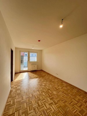 2 Zimmer Wohnung mit Loggia - Provisionsfrei!