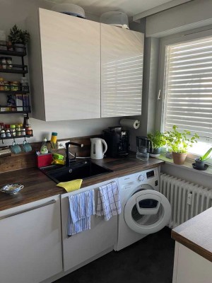Geschmackvolle 3-Zimmer-DG-Wohnung mit gehobener Innenausstattung mit Balkon und EBK in Karlsruhe