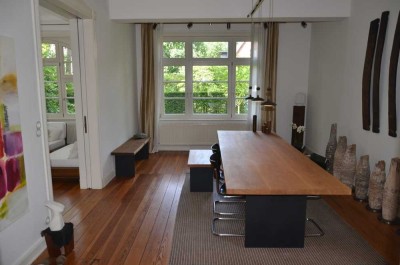 Möbliertes 24 m² Zimmer in Jugendstilvilla mit Garten & Terrasse