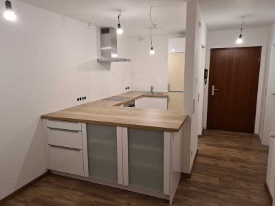 Exklusive 1-Zimmer-Wohnung mit Einbauküche und Balkon in Roth