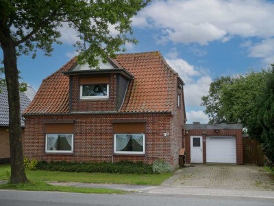 Dauerwohnsitz oder Ferienobjekt an der Nordseeküste.
Gepflegtes EFH mit Einliegerwohnung.