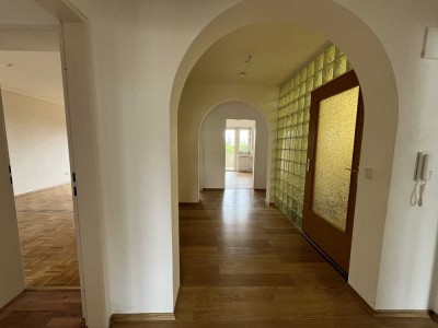 Schöne 4-Zimmer-Wohnung mit Balkon in Mannheim-Sandhofen