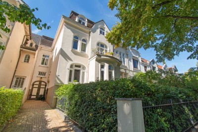 Helle Altbauwohnung mit Garten in Eppendorf!