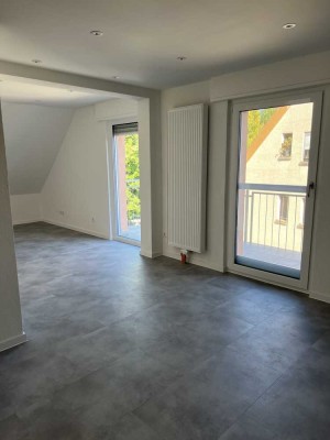 Erstbezug nach Sanierung mit Balkon: schöne 3-Zimmer-Wohnung in Ettlingen