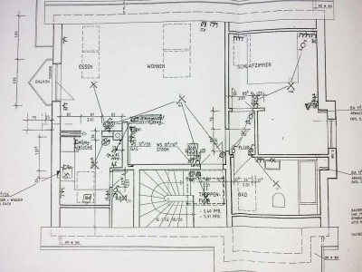 2ZKB, Balkon Dachgeschosswohnung, ruhige Wohnlage/ Anfragen nur per email bitte