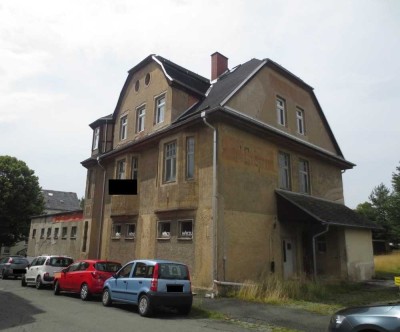 Imposantes WGH mit Anbau "ehemals Gästehaus Erbprinz" wartet auf Sanierung in Hirschberg