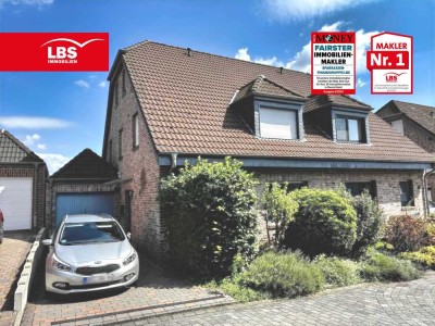 Charmante Doppelhaushälfte mit Garage, Garten und vielseitigem Raumangebot