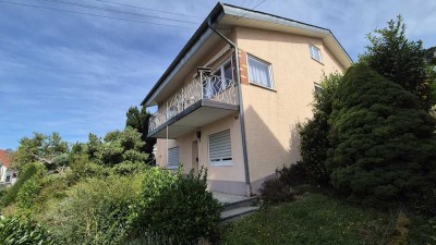 Charmantes Einfamilienhaus mit Einliegerwohnung. Ideal für Familien.