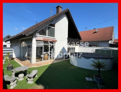 Viel Platz für die Familie mit XXL Garage!