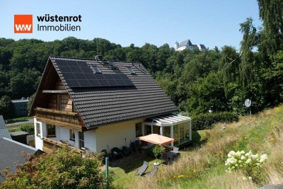 Wunderschönes Einfamilienhaus mit Einliegerwohnung, Schlossblick & großem Grundstück
