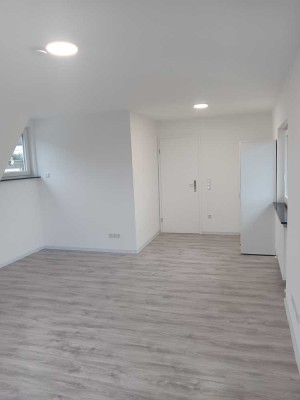 1800 € - 180 m² - 5.5 Zi.