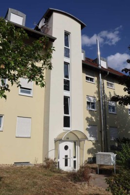 Lichtdurchflutete Maisonette-Wohnung mit großem West-Balkon und 2 Bädern in Dölzig