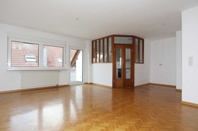 4 Zimmer-Wohnung in ruhiger Lage am Rande vom Gewerbegebiet in Bönnigheim