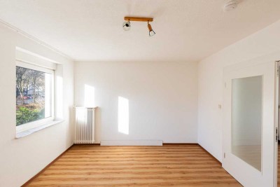 Renovierte helle 3-Zimmer-Hochparterre-Wohnung mit Balkon