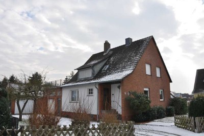 Vechelde-Wahle: EFH m. ELW, Anbauten, Garagen, Stall & Dachterrasse