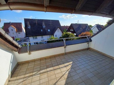 Charmante 3-Zimmer-DG-Wohnung mit Balkon und EBK in Mainaschaff