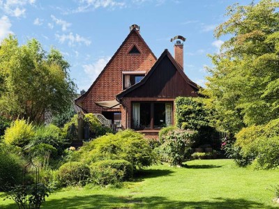 Charmantes Einfamilienhaus mit Flussufer -Schwentine-, Bad Malente