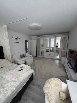 Schicke, vermietete 2-Zimmerwohnung in Refrath