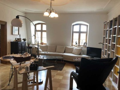 Im historischen Prestigeobjekt in pulsierender Innenstadtlage - direkt am Hofgarten*