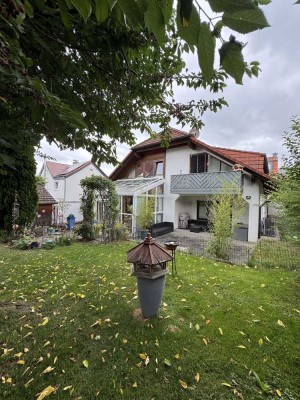 7-Zimmer-Einfamilienhaus mit EBK,  Wintergarten und großem Grundstück in Bad König
