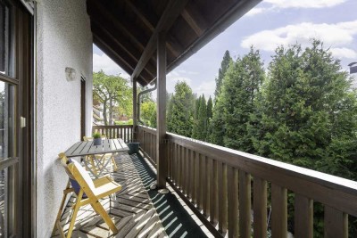 MÜNCHNER IG: Helle Maisonette über 2 Etagen vom 1. OG ins 2. OG mit Balkon – charmant & großzügig