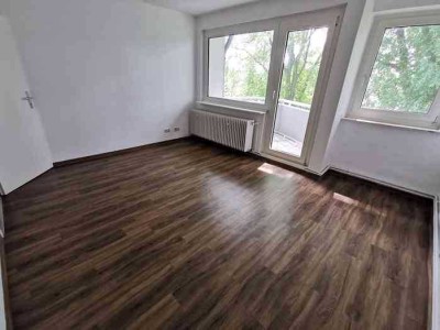 Gut geschnittene 3-Raum-Wohnung mit Balkon zum fairen Preis !