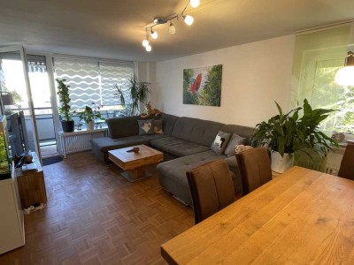 Exklusive, sanierte 3-Zimmer-Wohnung mit geh. Innenausstattung, Balkon, EBK und Garage in Heidenheim