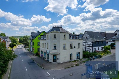 Gemütliche 2-Raum-Dachgeschosswohnung mit Eckwohnzimmer, in zentraler Lage in Oelsnitz/Erzgebirge**