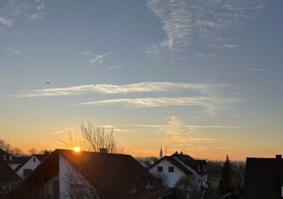 Sonnige 4,5-Zimmer-DG-Wohnung mit Balkon in Weissenhorn