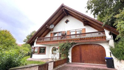ZUHAUSE ANKOMMEN: BESONDERES WOHNHAUS IN SCHÖNER ORTSRANDLAGE