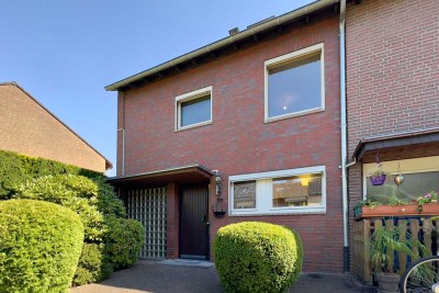 Wohnen mit Gestaltungsspielraum: Reihenendhaus mit Süd-Garten, TG-Stellplatz und Ausbaureserve