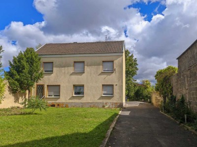 Freistehendes Einfamilienhaus mit viel Potenzial incl. Gartenhaus– Werkstatt & teilbares Grundstück