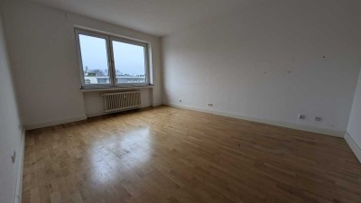 **Tolle 3 Raum-Wohnung mit Balkon und Aufzug**