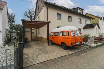 Schönes Dreifamilienhaus mit vielen Möglichkeiten in Esslingen-Berkheim