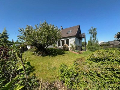 Flechtorf: Einfamilienhaus mit Vollkeller, Garage, Terrasse, Sackgassenlage, Kamin uvm.