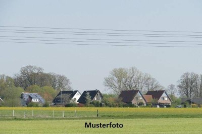 +++ Kleines Einfamilienhaus mit Nebengebäude +++