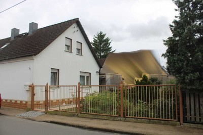 Solides Wohnhaus mit Potenzial und zusätzliche Nebengelasse für Hobby oder gewerbliche Zwecke in Blu