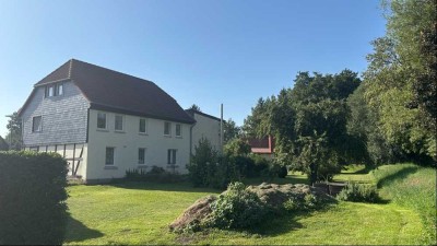 Großes Grundstück und große Wohnfläche