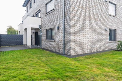 KFW40-EE EG Wohnung mit Terrassen-/Gartenfläche, Luftwärmepumpe, Carport in Pbg. Obenende