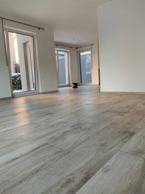 Ansprechende und neuwertige 3-Raum-Wohnung mit geh. Innenausstattung mit Balkon und EBK