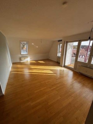Weg vom Standard- Hin zur Individualität, 2,5 Zi. Whg. im 3.OG mit EBK, Balkon sowie Garage
