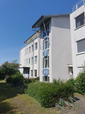 Lichtdurchflutete Wohnung mit Blick ins Grüne