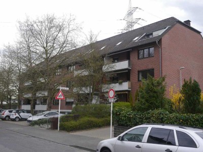 Charmante 2,5 Zimmer DG-Wohnung mit Balkon & Stellplatz