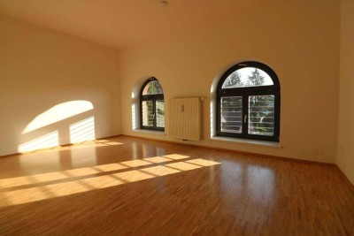 Schöne 2 Zimmer Wohnung mit Balkon - Provisionsfrei!