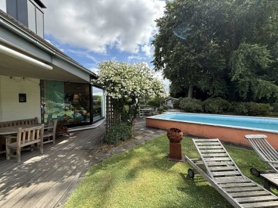 Naturnahes wohnen in einem stilvollen Einfamilienhaus mit Pool in Grefrath