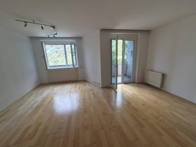 TOP GEPFLEGTE 3 ZIMMER WOHNUNG MIT LOGGIA